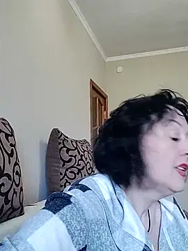 HelgaDennis online show from April 15, 6:53 am