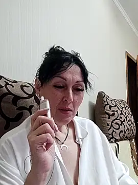 Snapshot of HelgaDennis chatting on June 17, 7:15 pm HelgaDennis online show from June 17, 7:15 pm