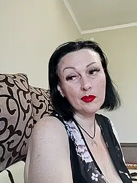 Snapshot of HelgaDennis chatting on July 4, 10:43 am HelgaDennis online show from July 4, 10:43 am