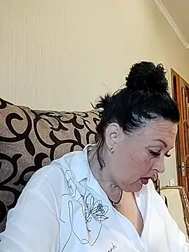 Snapshot of HelgaDennis chatting on July 5, 3:45 am HelgaDennis online show from July 5, 3:45 am