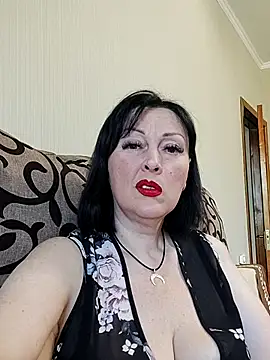 Snapshot of HelgaDennis chatting on July 7, 7:34 am HelgaDennis online show from July 7, 7:34 am