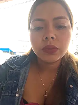 Yelii  online show from April 24, 5:37 pm
