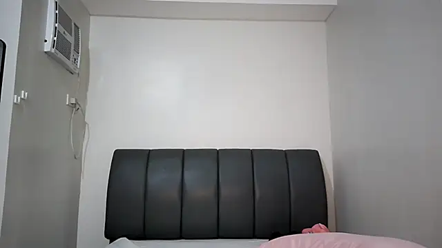 misscutee online show from April 16, 9:39 pm