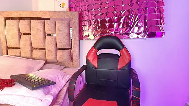 Dannie   online show from April 15, 3:52 pm