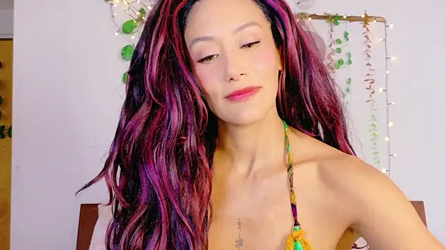 Ajua  Uva online show from April 16, 10:23 pm