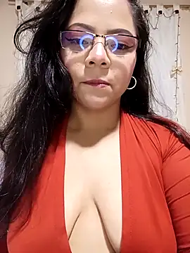 ROUSSE SINCLAIR online show from April 15, 7:58 pm