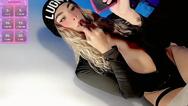 khloe Gils online show from April 13, 11:21 pm