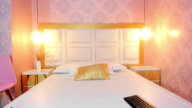 Alanah R online show from March 25, 3:07 pm