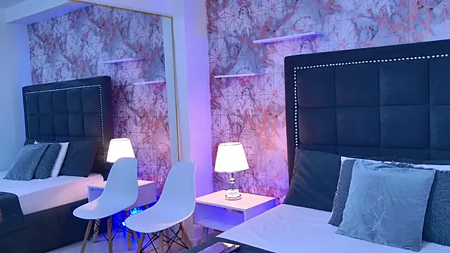 Ann  Evans online show from April 11, 3:22 am