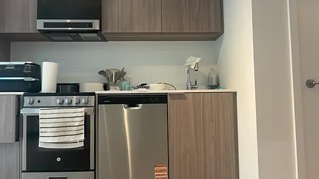 bendlikebanana   online show from March 31, 5:24 pm