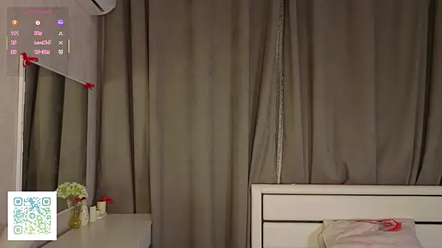 DaynaMacha online show from April 10, 6:12 pm