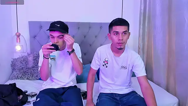 your d0ll1 online show from April 9, 12:43 pm