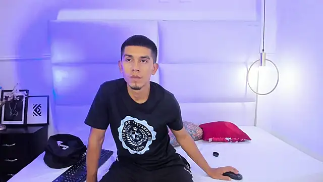 your d0ll1 online show from April 13, 12:54 pm