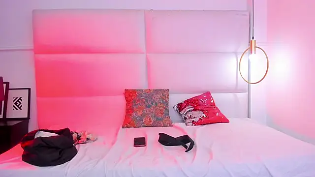 your d0ll1 online show from April 14, 1:17 pm