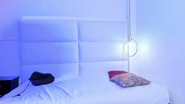 your d0ll1 online show from April 15, 12:23 pm