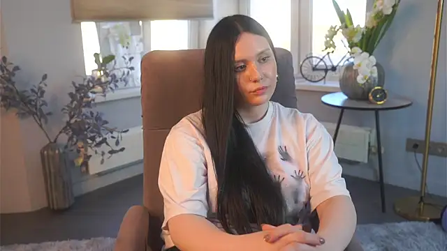 DeloresSaberi online show from April 1, 1:41 pm