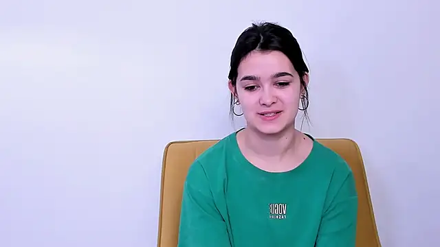 LuciKardos online show from March 21, 7:57 am