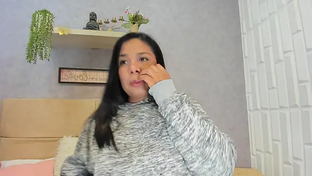 Cloee evans online show from April 15, 11:50 am