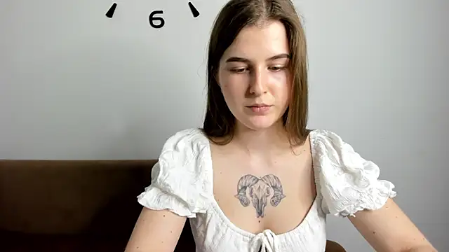 OhMyAlice online show from April 4, 7:33 pm