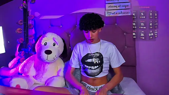 artemis jones online show from April 7, 3:23 pm