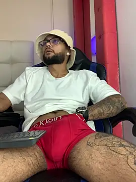 KyleJoss30 online show from April 6, 3:26 am