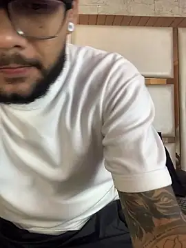 KyleJoss30 online show from April 9, 9:31 pm