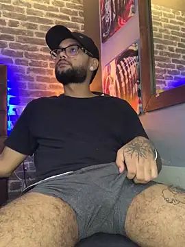 KyleJoss30 online show from April 14, 9:43 pm