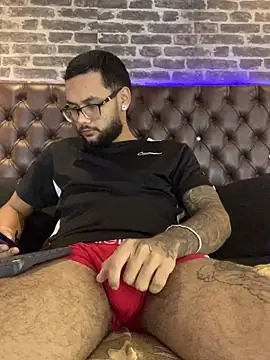 KyleJoss30 online show from April 17, 9:29 pm