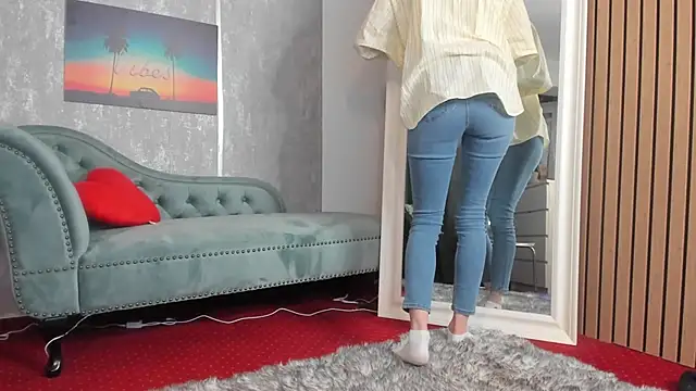 AnyaGlow online show from April 13, 8:47 pm