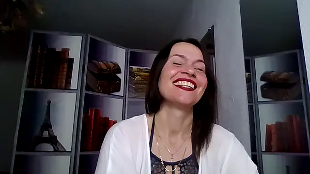 Selena Moo online show from April 10, 8:30 am