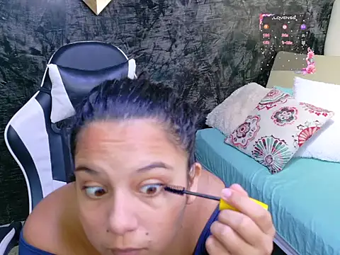 Snapshot of Shadai_Ross chatting on May 16, 4:20 am Shadai Ross online show from May 16, 4:20 am