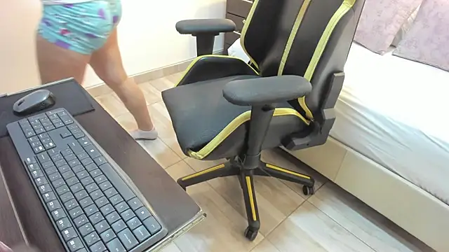 kira relish online show from April 11, 11:03 am