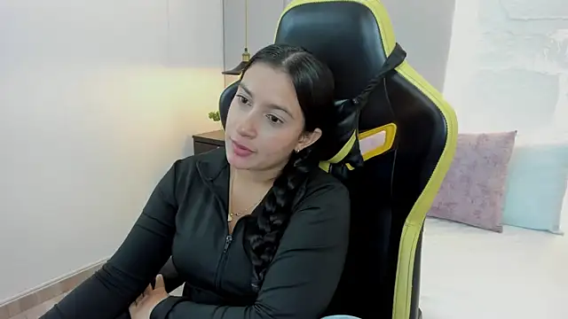 kira relish online show from April 14, 11:16 am