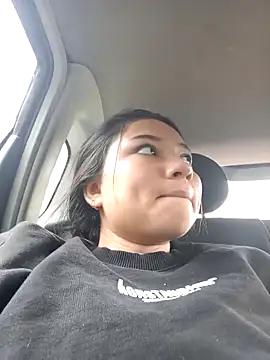 miaboom online show from April 11, 3:27 pm