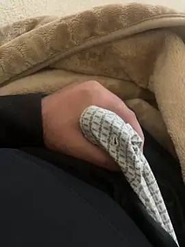 yassineamri online show from April 14, 5:52 pm