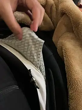 yassineamri online show from April 15, 7:43 pm