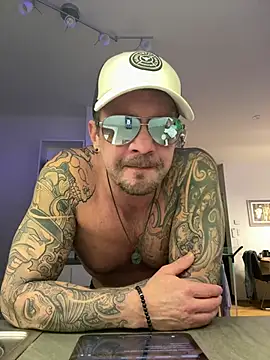 stefhart online show from April 14, 1:00 am