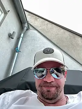 stefhart online show from April 16, 4:41 pm