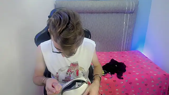 Dani high online show from April 14, 12:00 pm