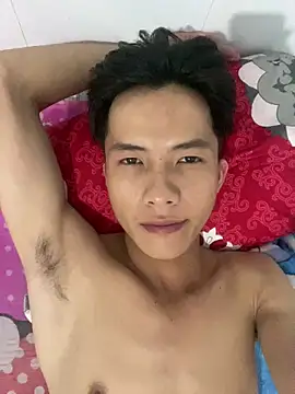 Nguyencuong1999 online show from April 5, 8:28 pm