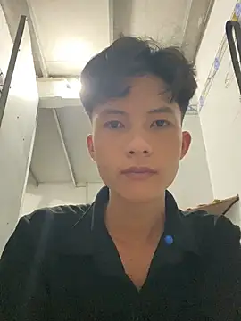 Nguyencuong1999 online show from April 10, 7:46 am