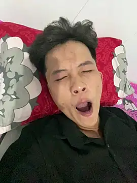 Nguyencuong1999 online show from April 12, 5:56 am