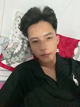 Nguyencuong1999 online show from April 13, 10:37 pm