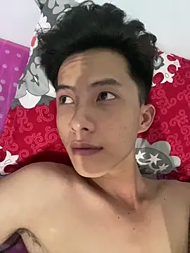 Nguyencuong1999 online show from April 18, 1:31 am