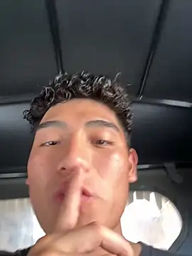 Piero 1369 online show from April 16, 9:39 pm