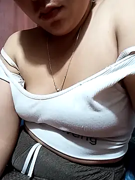 Hena   online show from April 7, 2:06 pm