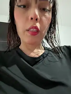 1Amelia8 online show from April 1, 6:05 pm