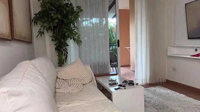 ViviGoddess online show from April 16, 8:31 pm