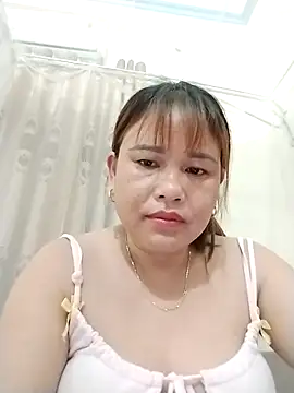 Moubie1 online show from March 28, 11:15 pm