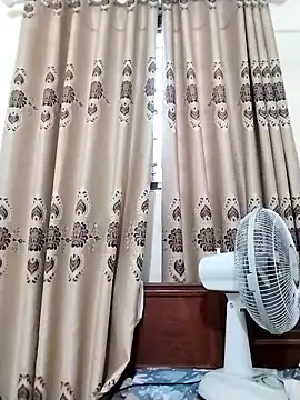 Moubie1 online show from April 17, 12:46 am